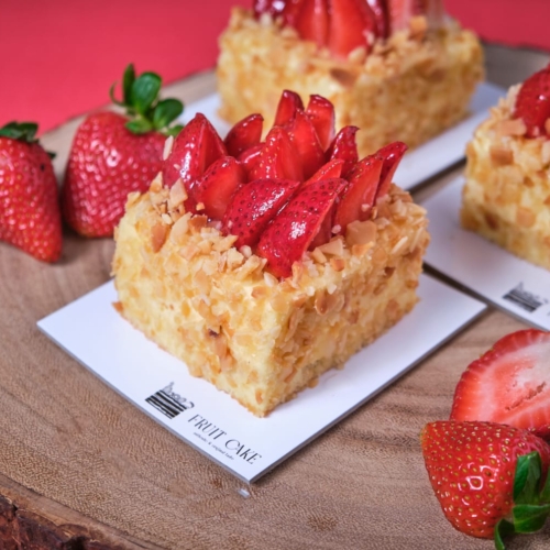 Strawberry Custard Pastries (Minimum quantity 8pcs)